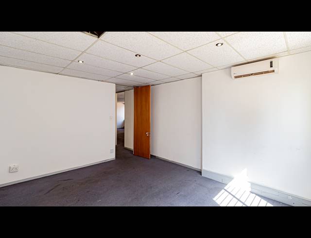 154M² OFFICE TO LET IN FERNDALE